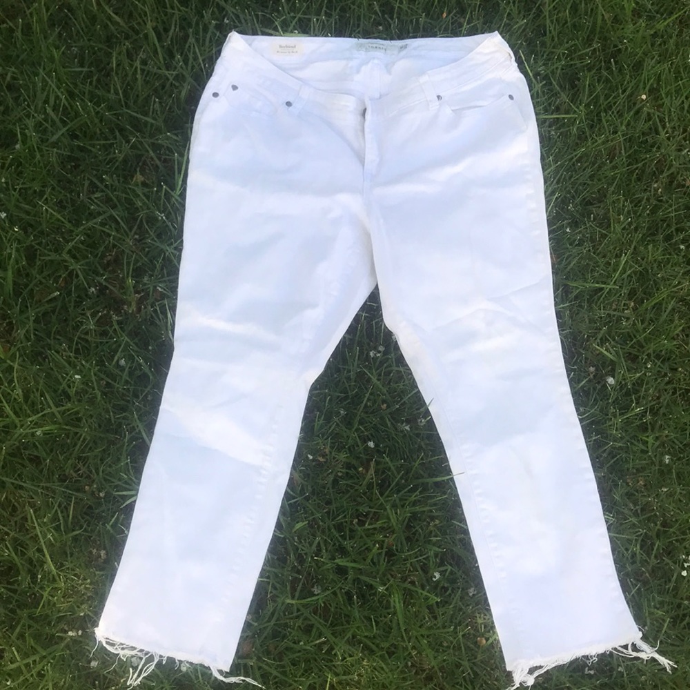 Torrid size 16 white fringe raw hem ankle jeans